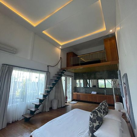 סמיניאק Saga Villas Ultra מראה חיצוני תמונה
