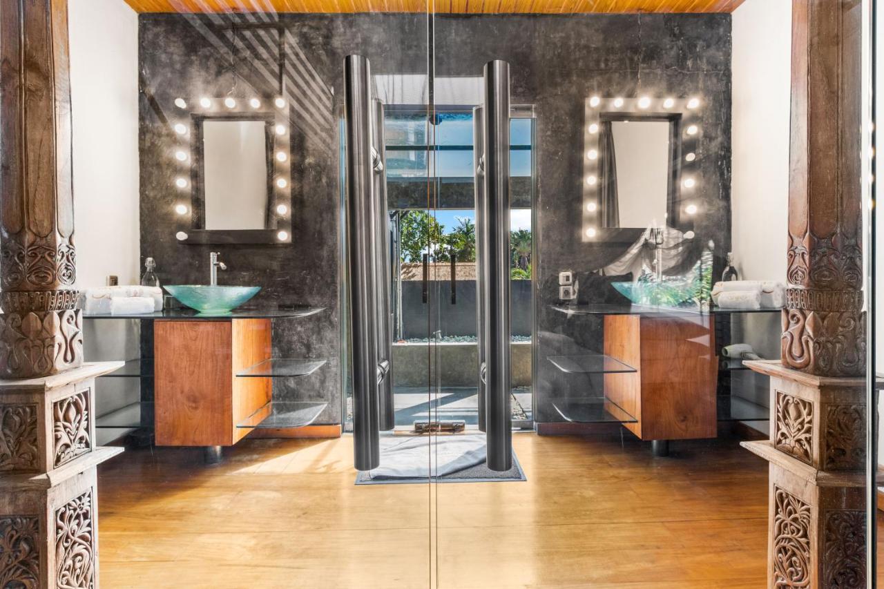 סמיניאק Saga Villas Ultra מראה חיצוני תמונה
