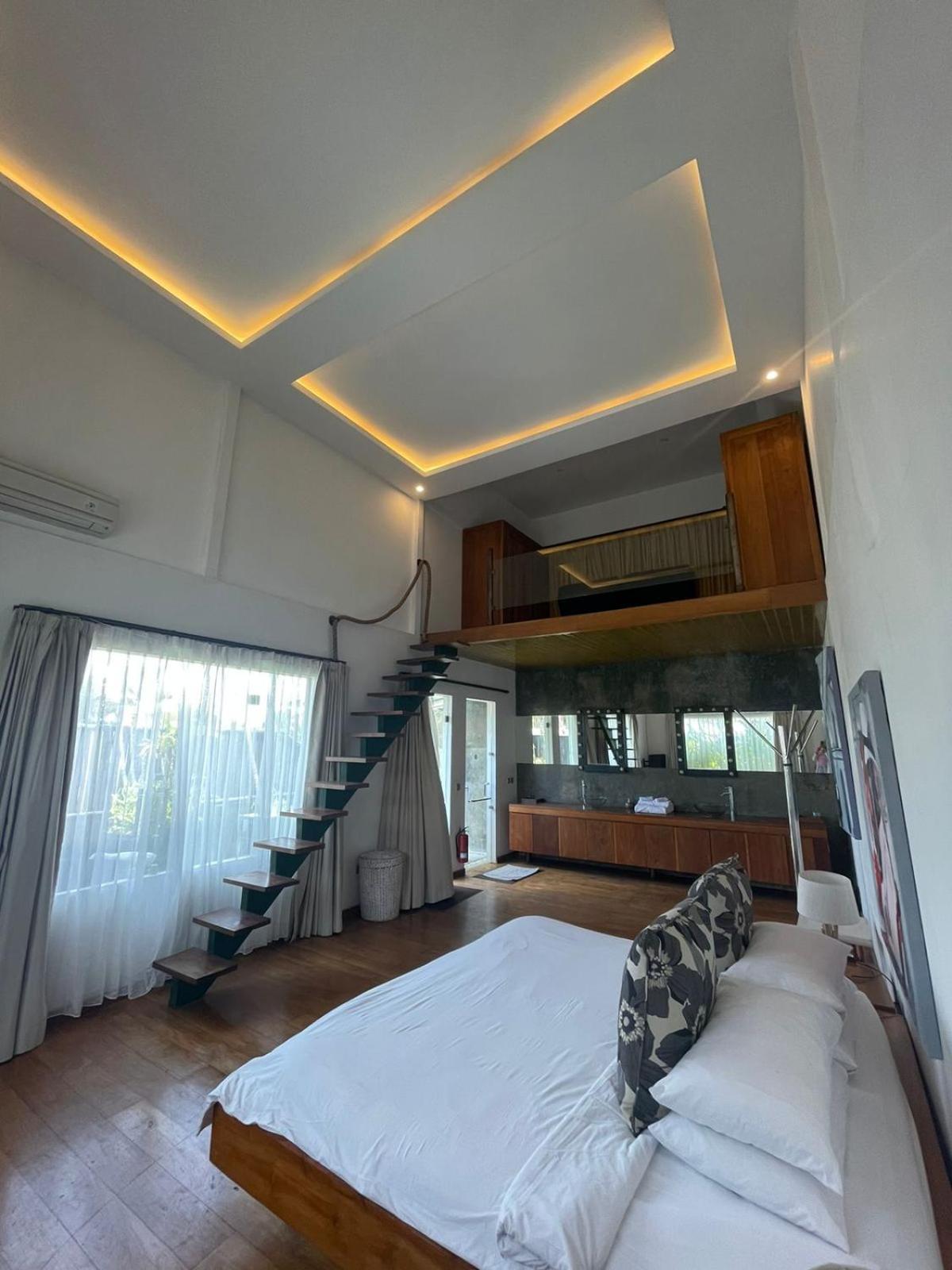 סמיניאק Saga Villas Ultra מראה חיצוני תמונה
